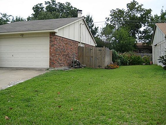 3rd image of 6916 Newcastle Pl