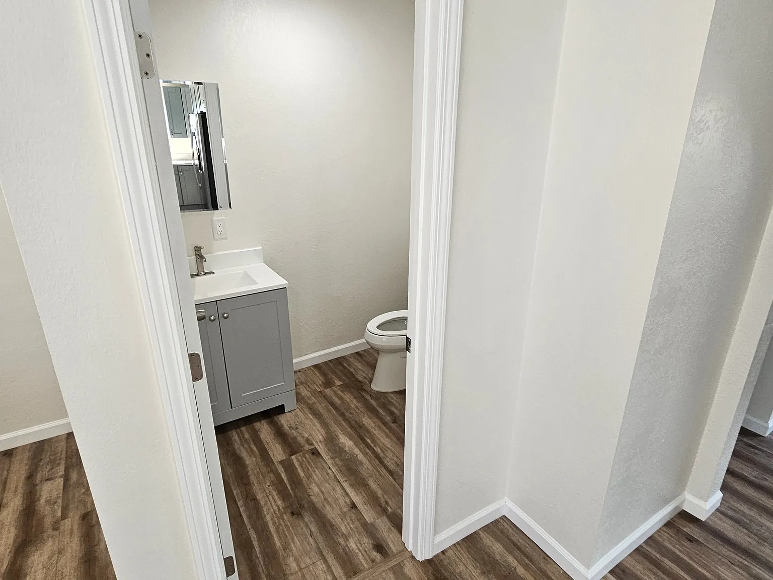 3 bed, 1.5 bath, 1600 sqft, $3,300 — Photo 2