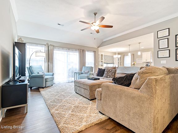 4th image of 6201 Larkgrove Dr