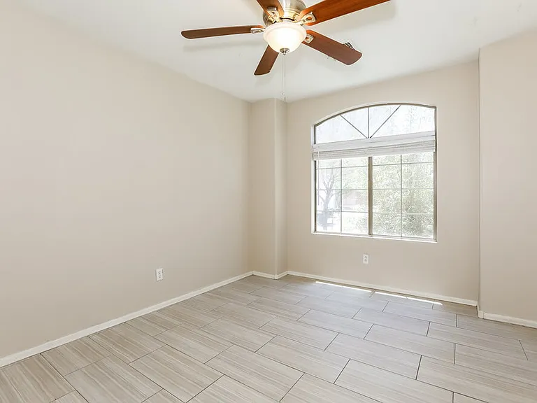 2460 W Tanner Ranch Rd — Photo 13