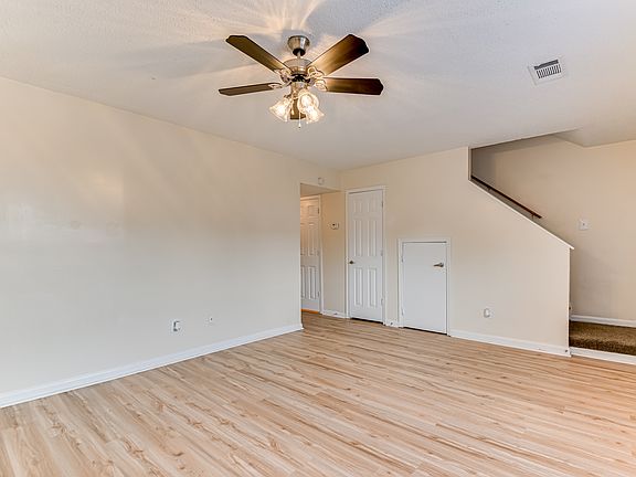 4th image of 642 Forrest Clary Dr #5af27c5b3