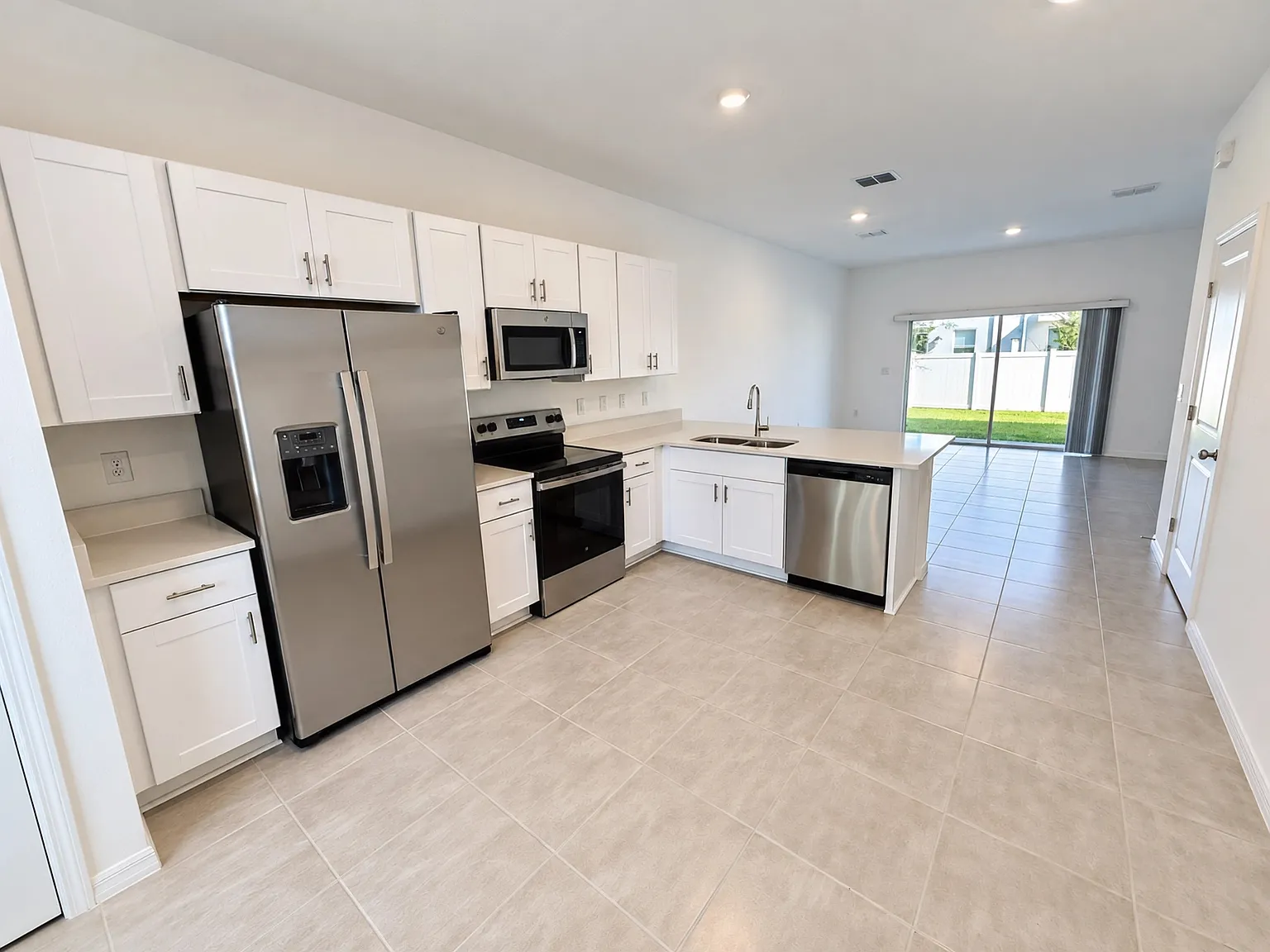 2 bed, 2.5 bath, 1393 sqft, $1,799 — Photo 4