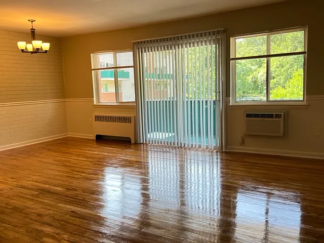Parkview Gardens Apartments — Photo 33