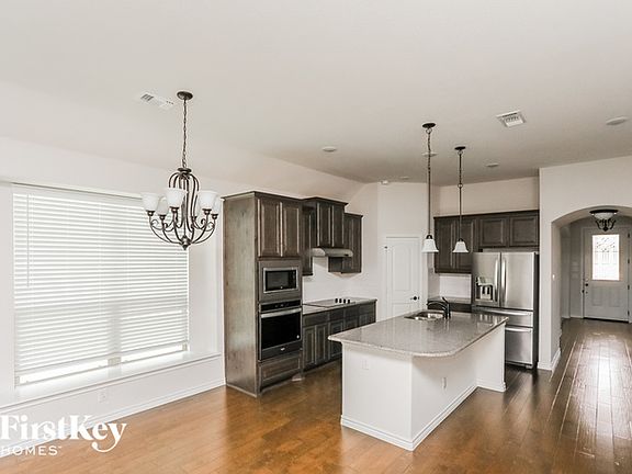4th image of 1700 Overland Dr