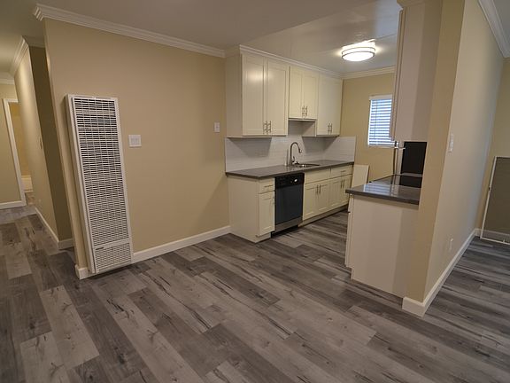 4th image of 210 Armour Ave APT 4