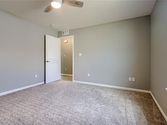 5th image of 7836 Troup Ct