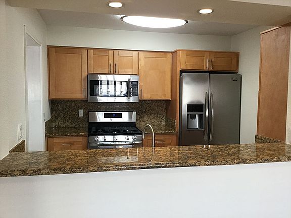 Kitchen with Eat-In Counter