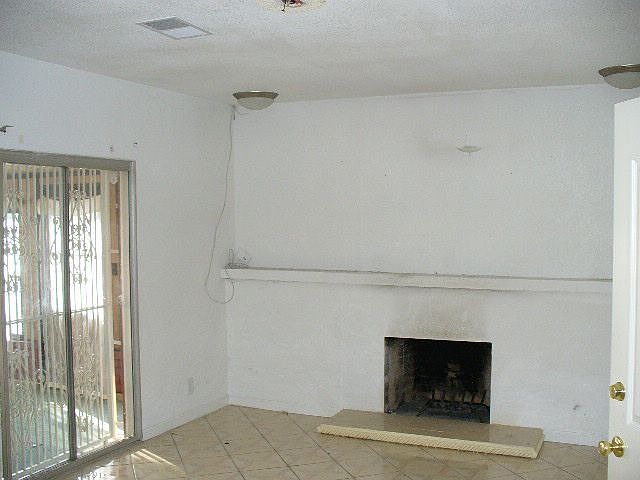 2nd image of 1737 Leeward Dr