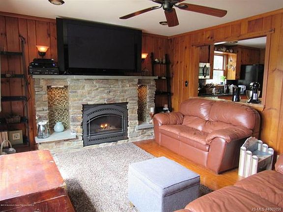 3rd image of 36 Walker Ln