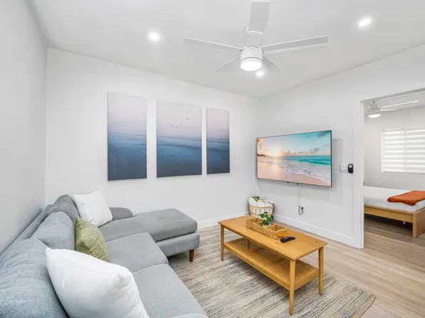 130 Anderson St Unit B, Sunset Beach, CA 90742