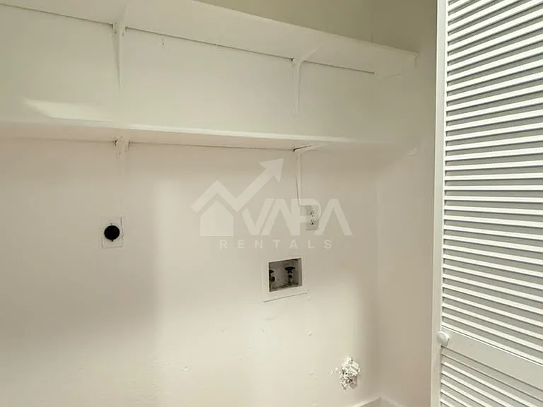 9666 Green Plain Dr — Photo 22