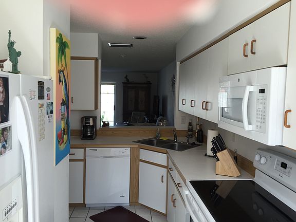 3rd image of 276 Florida Shores Blvd