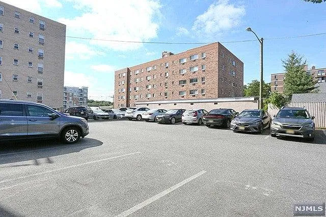 25 Jefferson St #6D — Photo 21