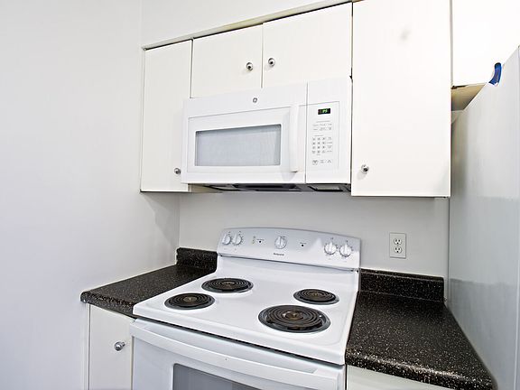 4th image of 4954 W Pine Blvd #3
