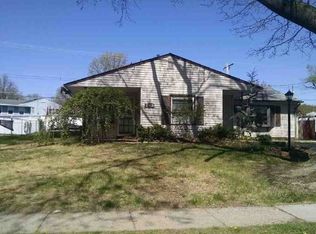 41 Thornridge Dr, Levittown, PA