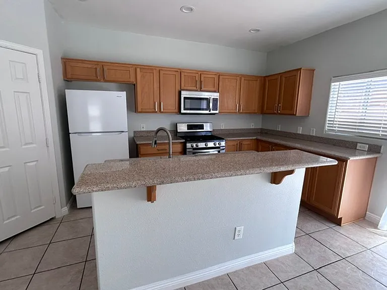 452 E Sunset Rd — Photo 38