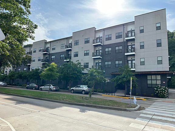 2nd image of 782 N Riverfront Exchange Bldg Pkwy #303