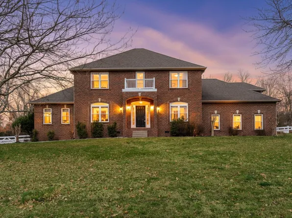 717 E Meadows Dr, Mount Juliet, TN 37122