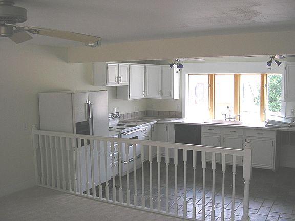 3rd image of 536 W 5th St