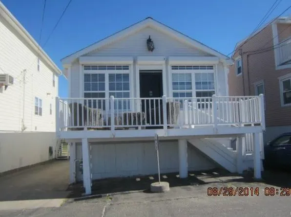 66 Shoreline Dr, Stratford, CT 06615