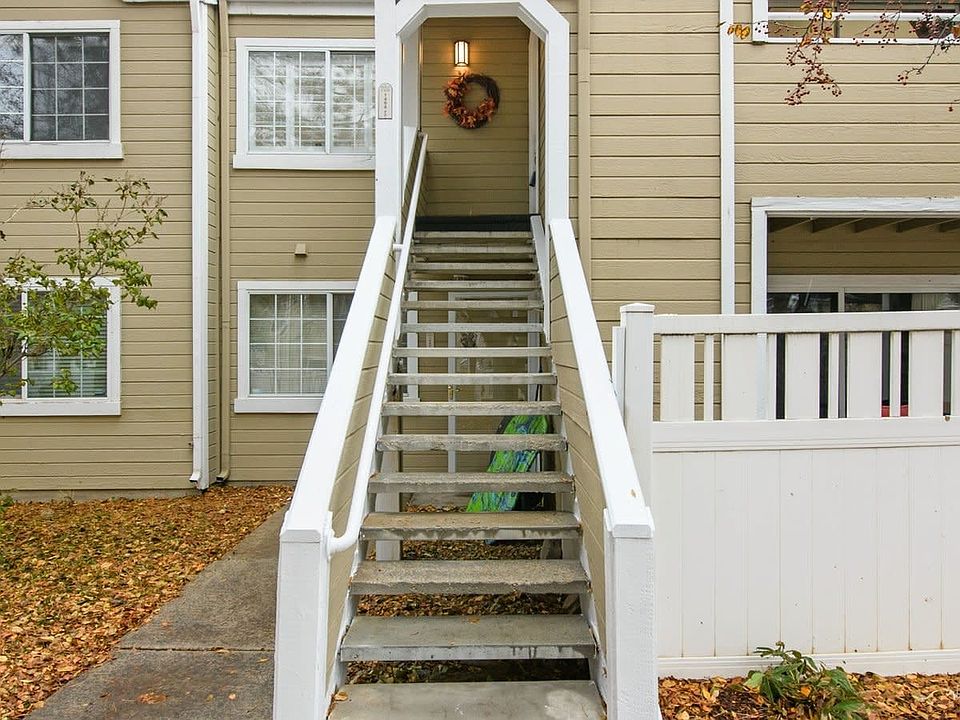 1st image of 1494 Foxboro Dr #2