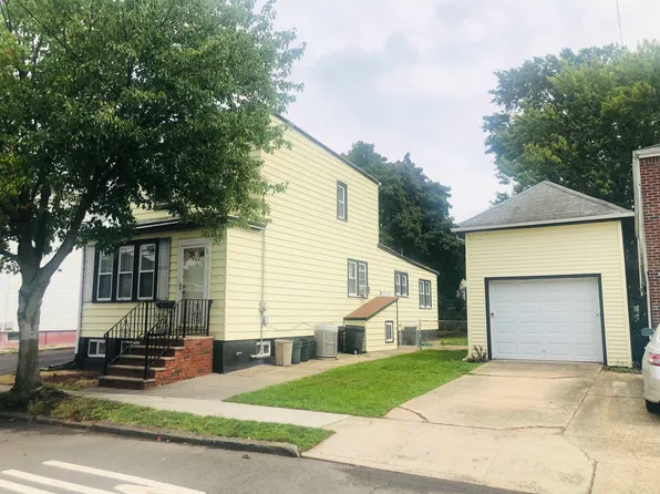 724 8th St, Secaucus, NJ 07094