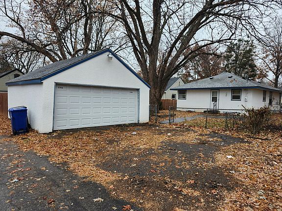 3rd image of 1746 Nevada Ave E
