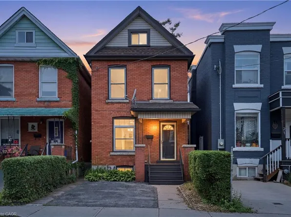 19 Huntley St, Hamilton, ON L8L 5X8