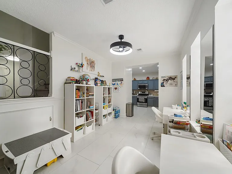 14402 Westbury Ct — Photo 10