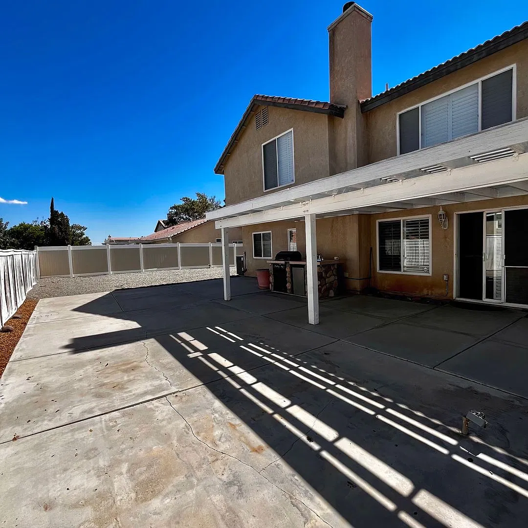 4-Bedroom 3-Bathroom House In Victorville — Photo 3
