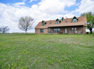 1905 E Spring Creek Rd, Gainesville, TX 76240