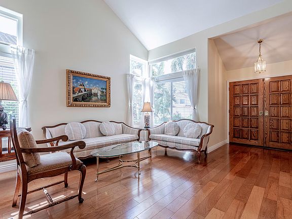 5th image of 494 Pesaro St