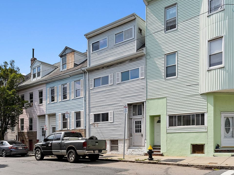 1st image of 192 Lexington St