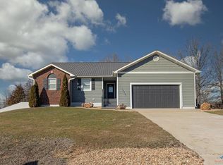 19461 Rolling Hills Rd, Warsaw, MO 65355