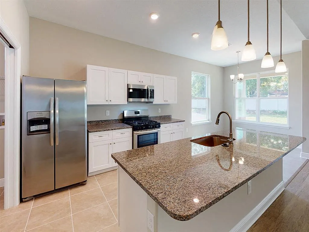 Eleven Oaks — Photo 2