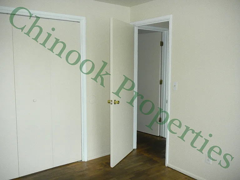 2 Bedroom Duplex in Santa Clara Neighborhood — Photo 10