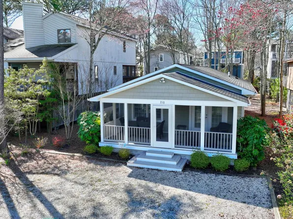 210 Wellington Pkwy, Bethany Beach, DE 19930