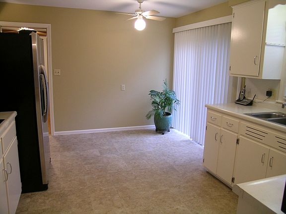 Eating area in kitchen