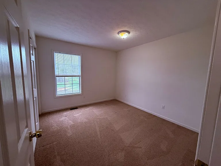 10 Station Ln NE — Photo 12