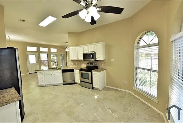 632 Sunflower Trl — Photo 6
