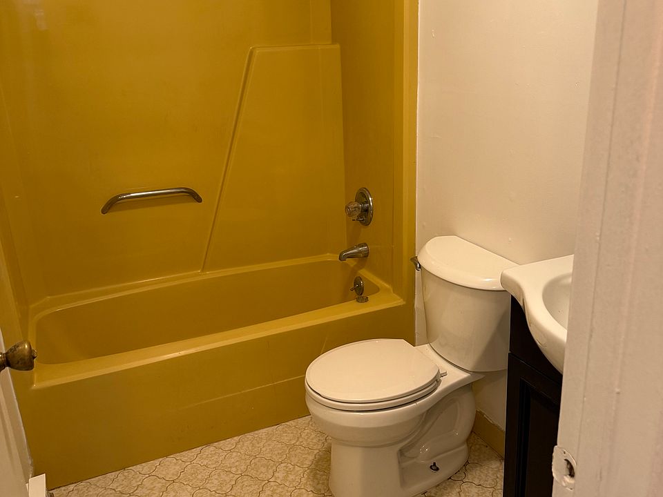 2nd image of 55 Pk Centre Dr