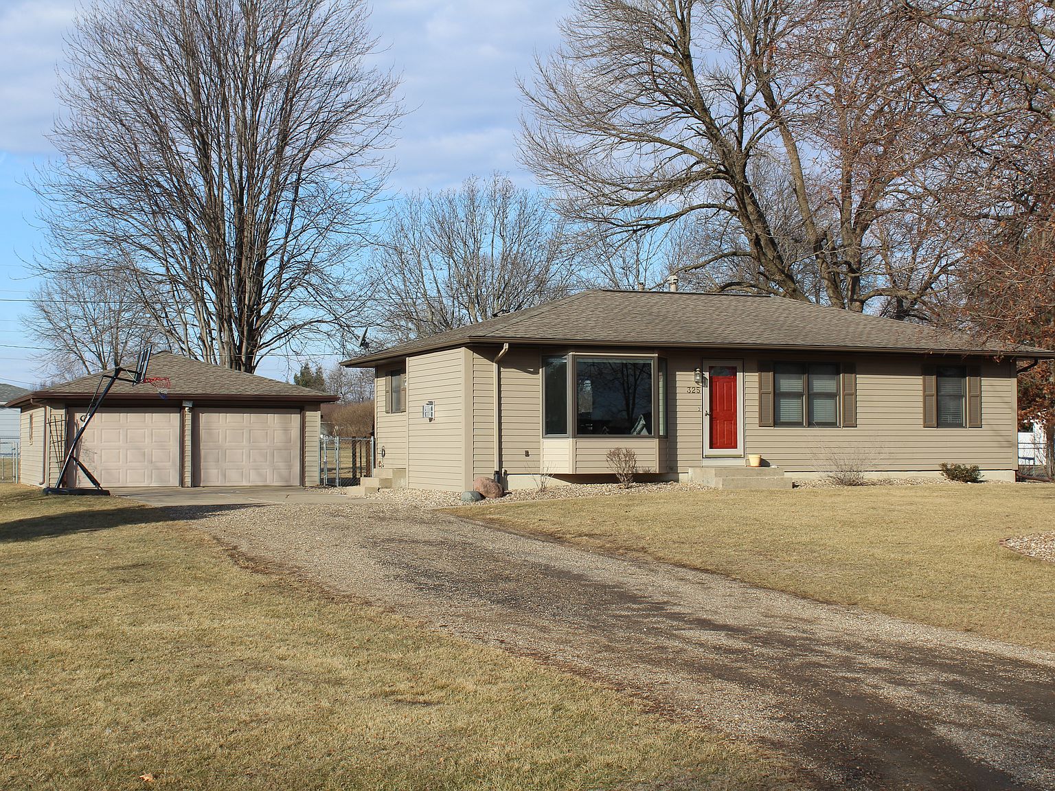 325 Charlotte Ave, Robins, IA 52328 Zillow