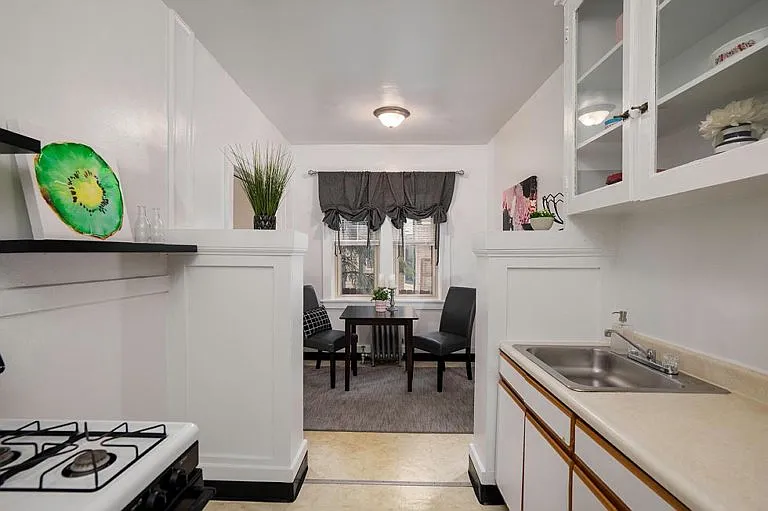 Main Jewett Apartments — Photo 14