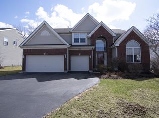 143 S Pleasant Rd, Lake Zurich, IL 60047