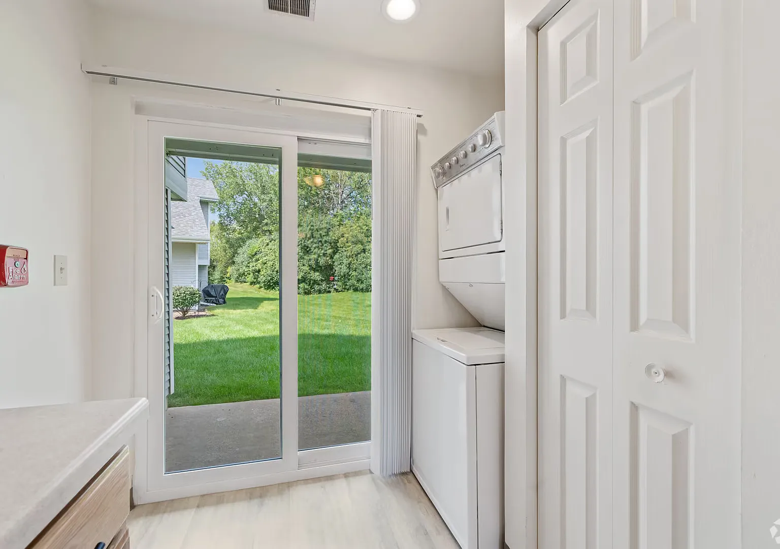Hidden Creek 2 Bed 1.5 Bath home! — Photo 2