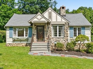 28 Oakwood Trl, Sparta, NJ 07871