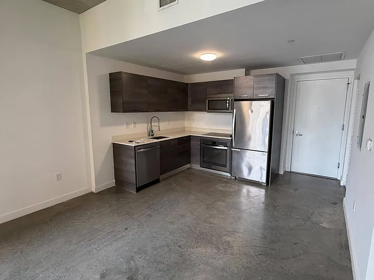 151 SE 1st St #609 — Photo 11