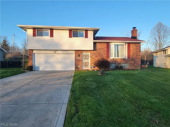 6061 Sunset Dr, Bedford Heights, OH 44146