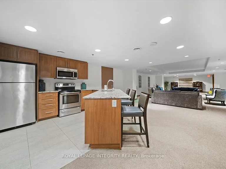 195 Besserer St #504 — Photo 15