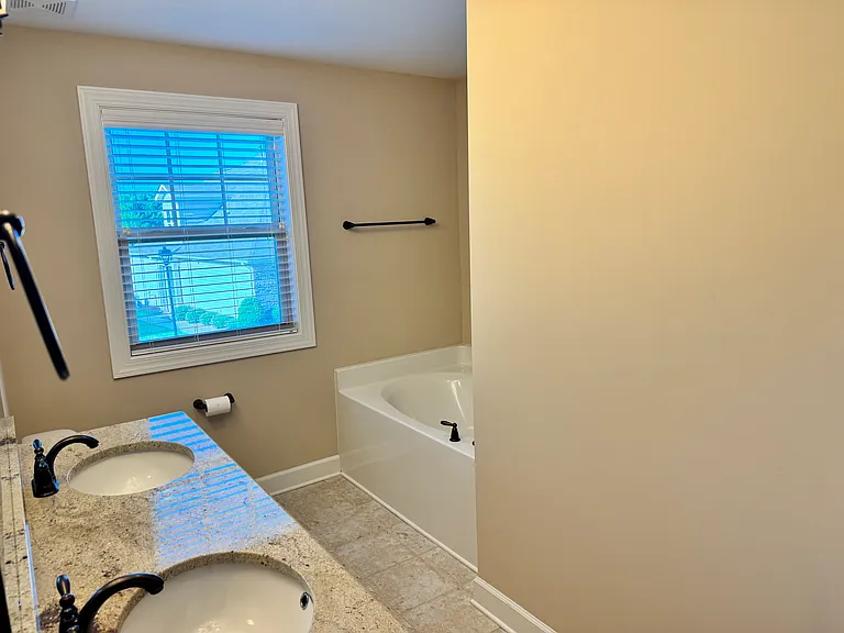 4025 Canterwood Dr — Photo 20